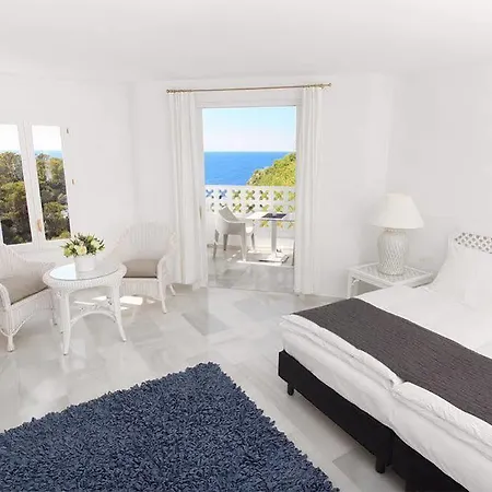 Hotel Village 4*